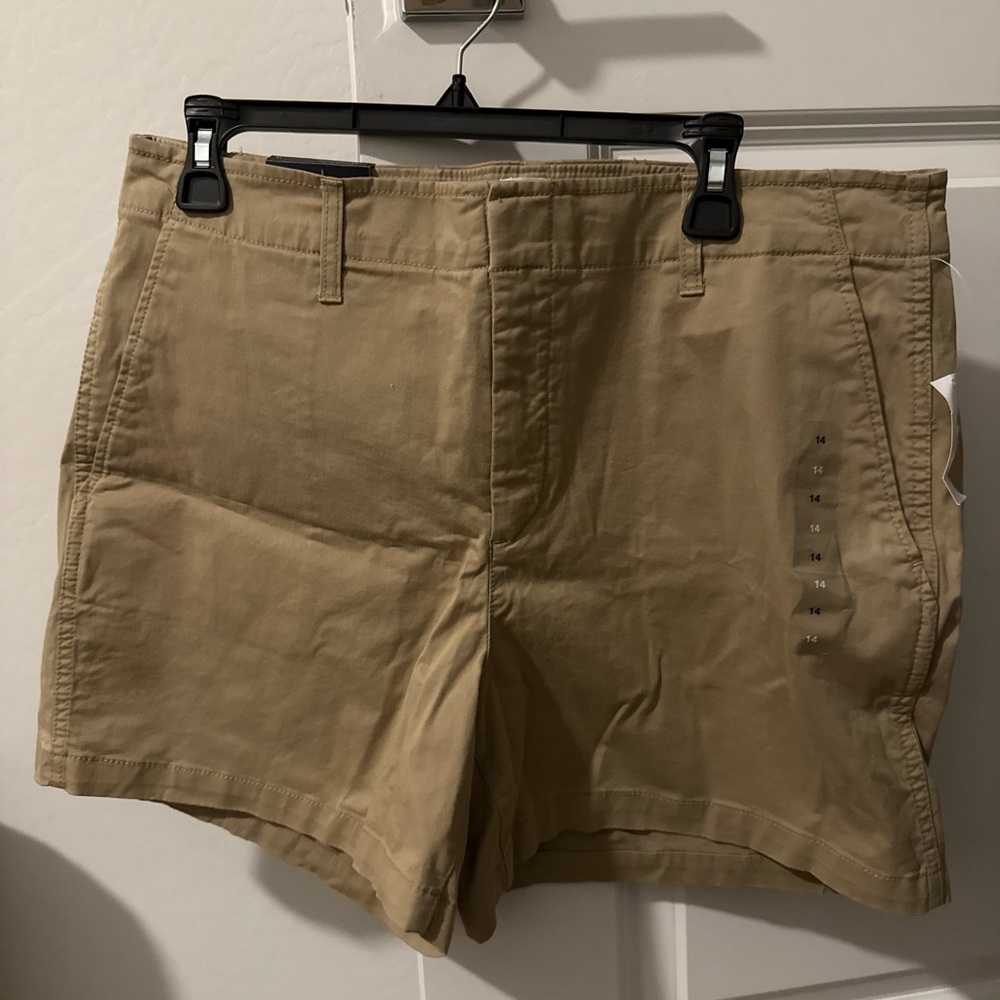 GAP Downtown Khaki Mid Rise Shorts